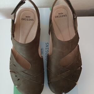Earth Origins Women's Sandals in Olive